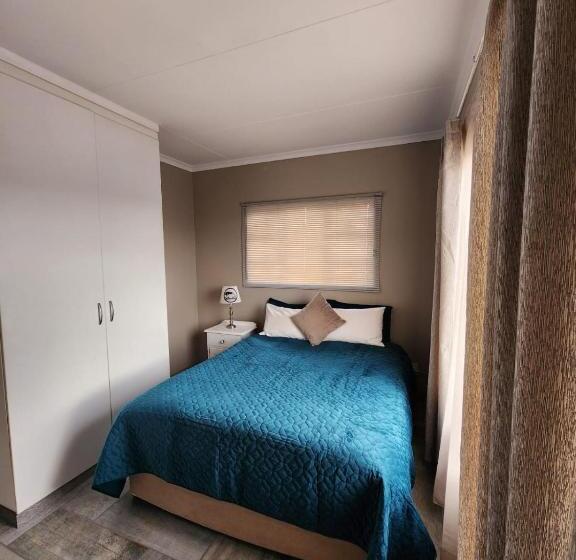 Rudman Townhouses   Family Apartment