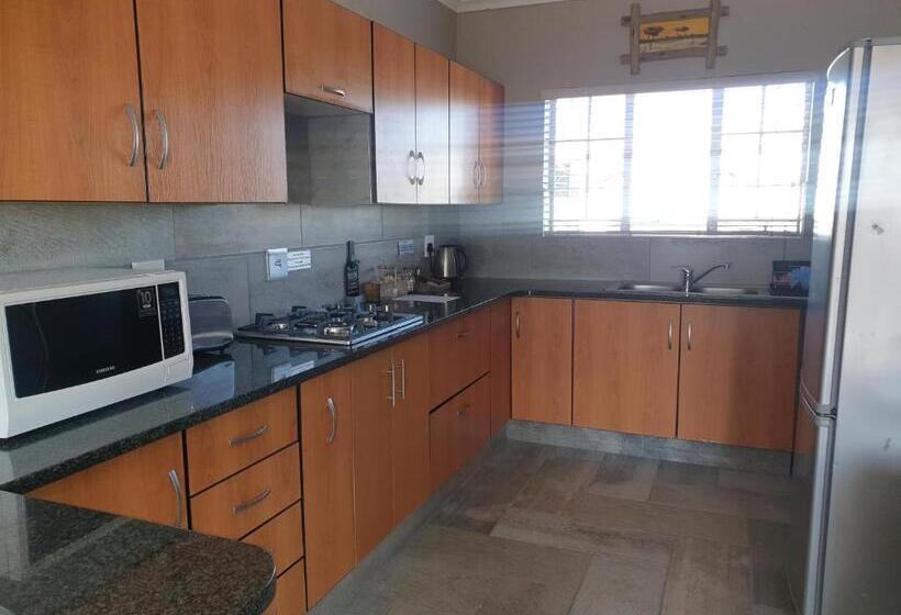 Rudman Townhouses   Family Apartment