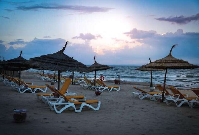 Suites Hôtel Les Charmilles & Spa