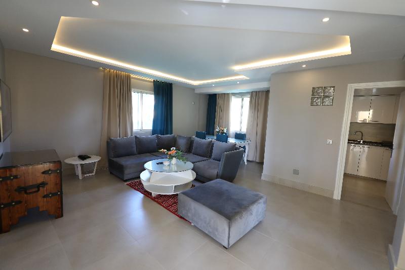 Suites Hôtel Les Charmilles & Spa