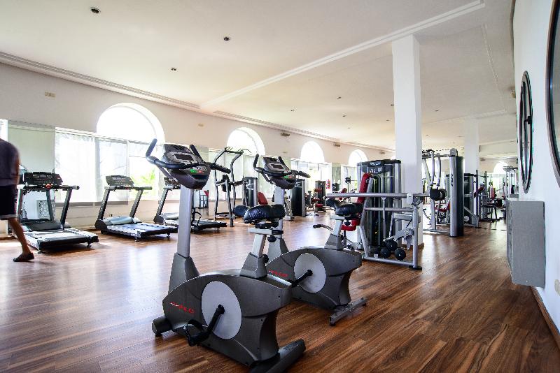 Suites Hôtel Les Charmilles & Spa