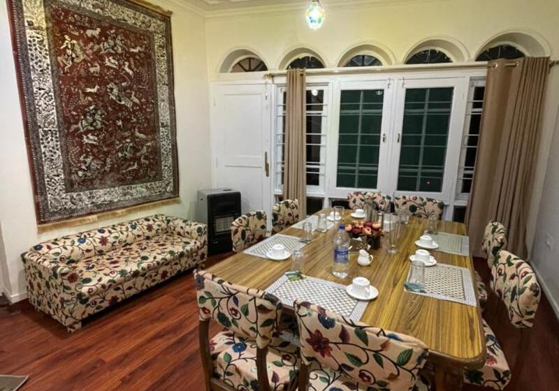 ホテル Heritage Rose Inn