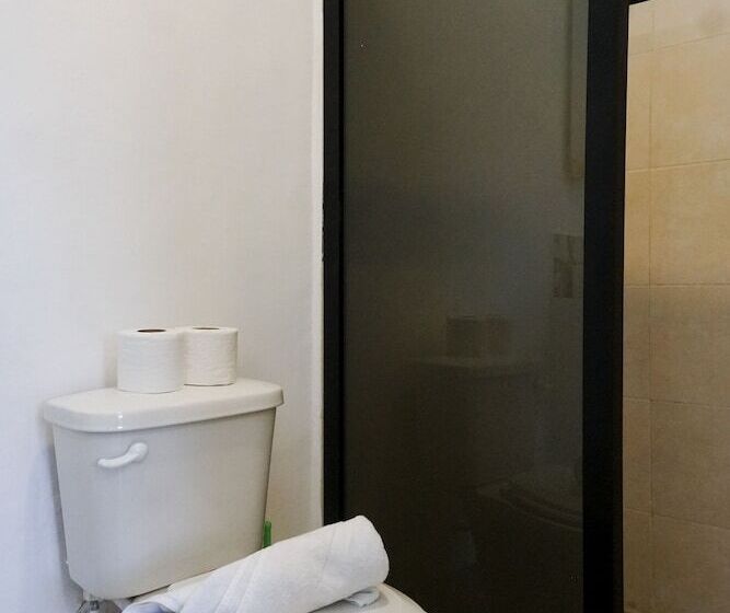 فندق Linda Vecindad Playa Del Carmen