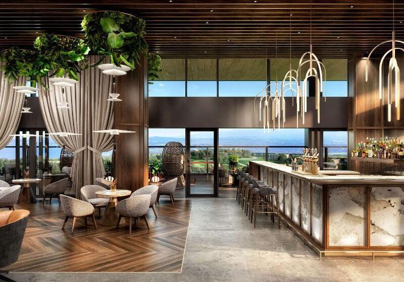 호텔 Pullman Okol Golf Resort & Spa