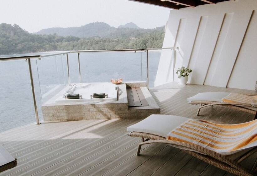 هتل Villa Angelina Luxury Suites