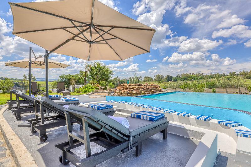 فندق Villa Tasha Luxury Suites