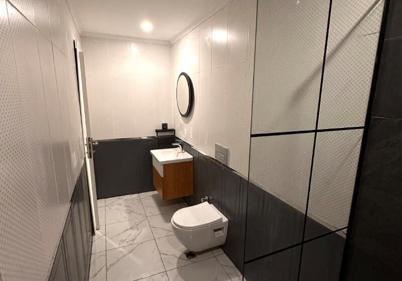 Red Castle Hotel & Pub