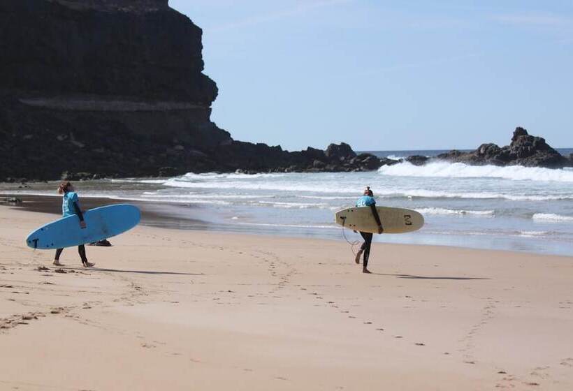 旅馆 International Surf Camp Only Surf