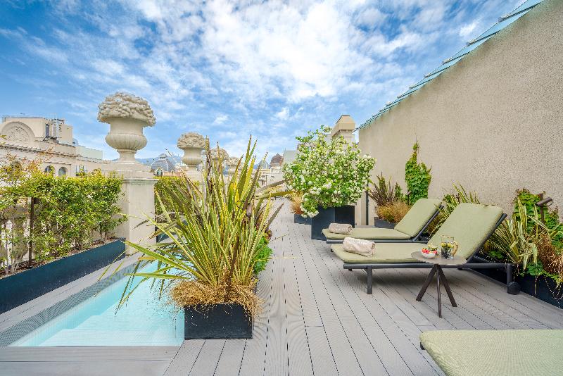 Casagrand Luxury Suites