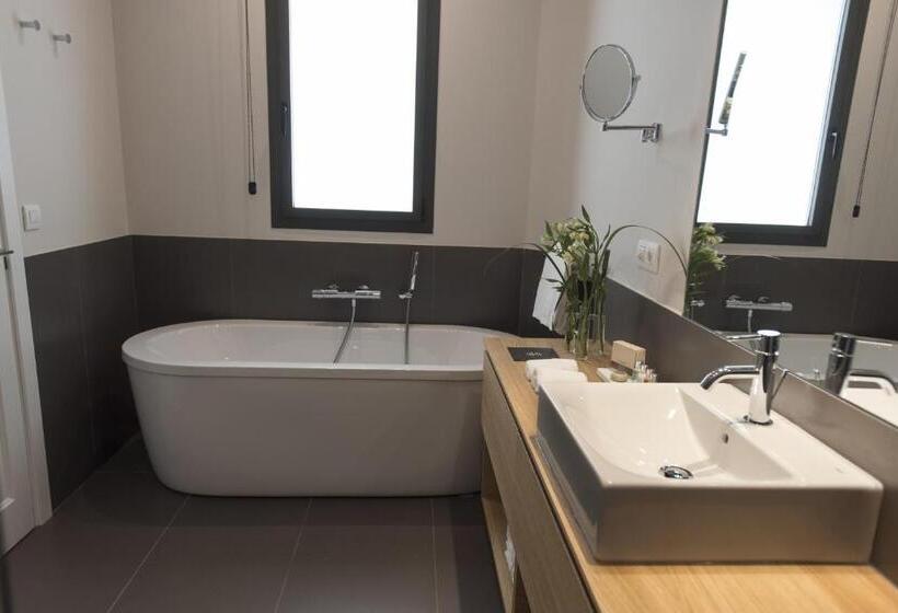 Casagrand Luxury Suites