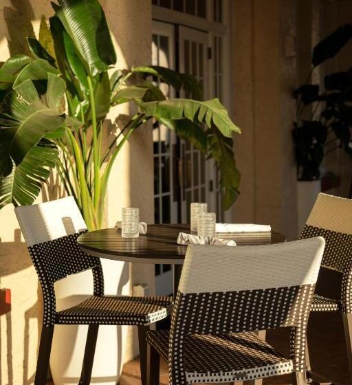 Fenway Hotel, Autograph Collection