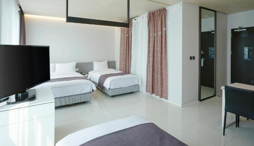 Grand City Hotel Changwon