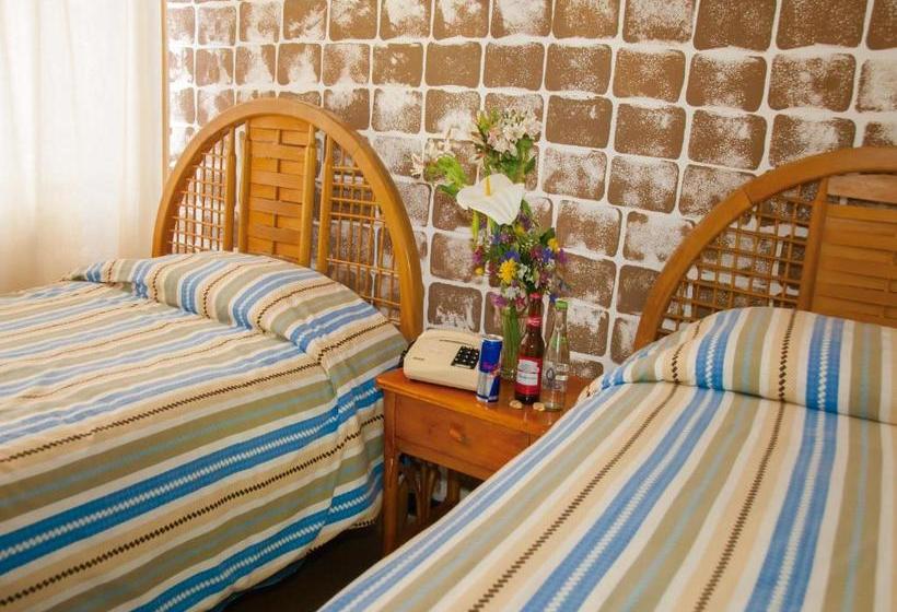 Hostal Isla Isabela
