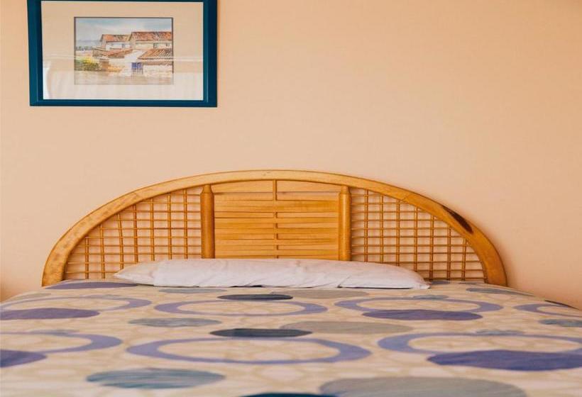 Hostal Isla Isabela