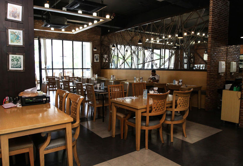 호텔 Airy Aeropolis Residence Suryadarma Tangerang