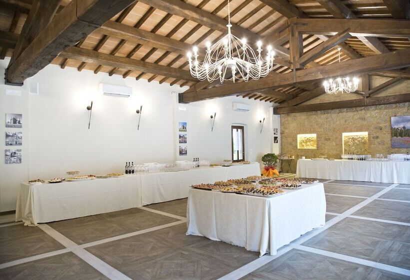 ホテル Casale San Galgano