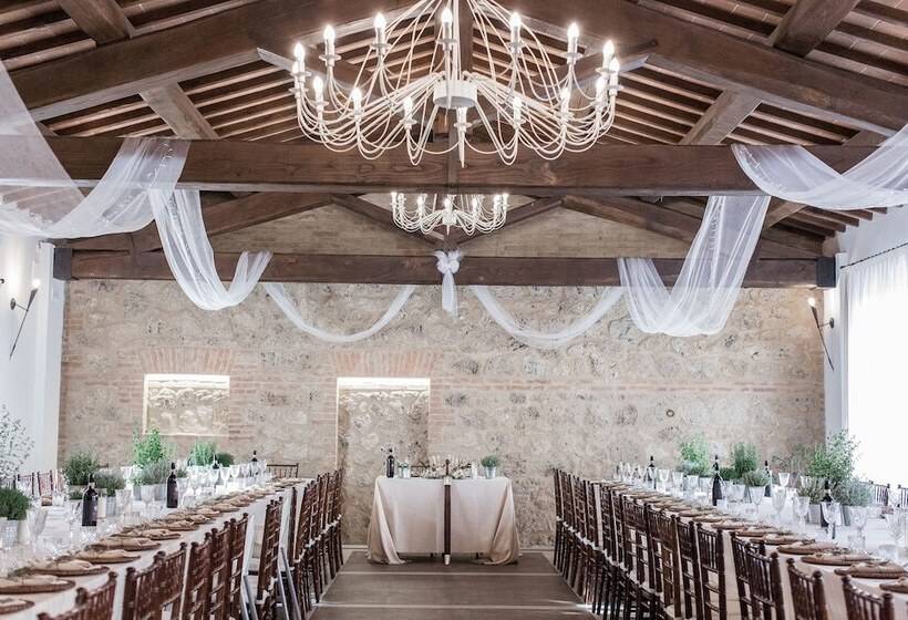 ホテル Casale San Galgano