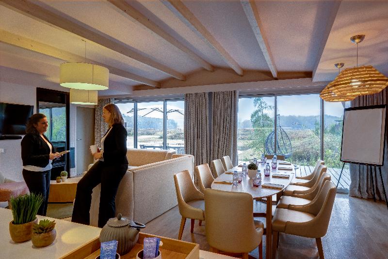 Отель Center Parcs Villages Nature Paris