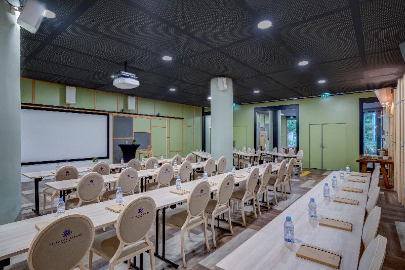 Отель Center Parcs Villages Nature Paris