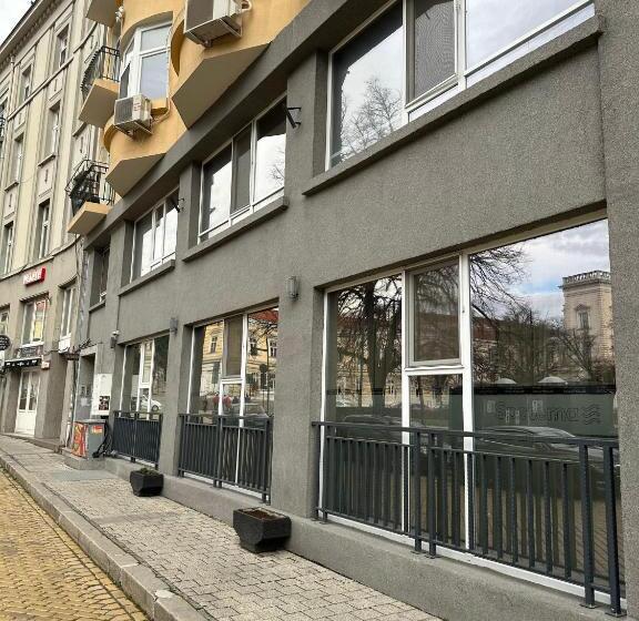 فندق Central Point