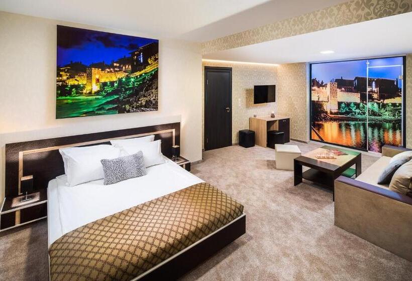 فندق Central Point