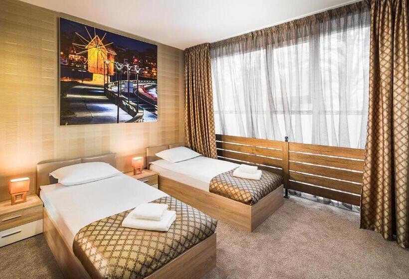 فندق Central Point