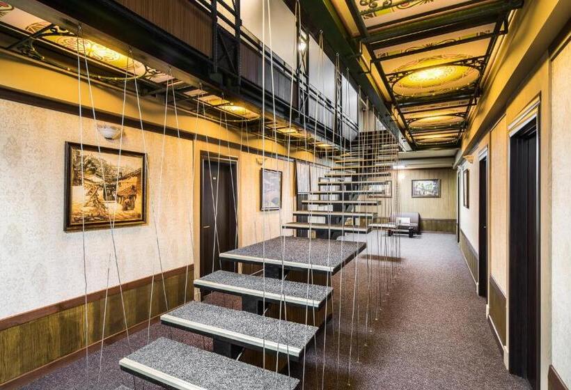 فندق Central Point