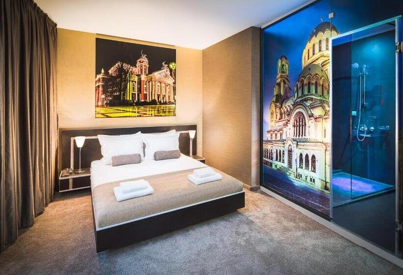 فندق Central Point