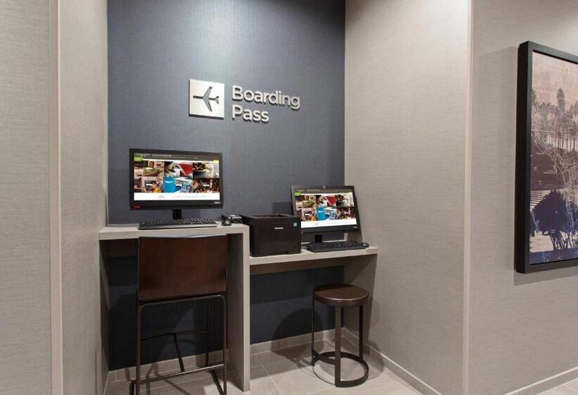 فندق Courtyard By Marriott San Diego El Cajon