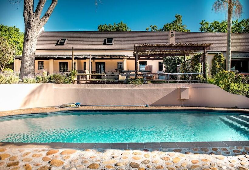 בית מלון כפרי De Leeuwenhof Estate