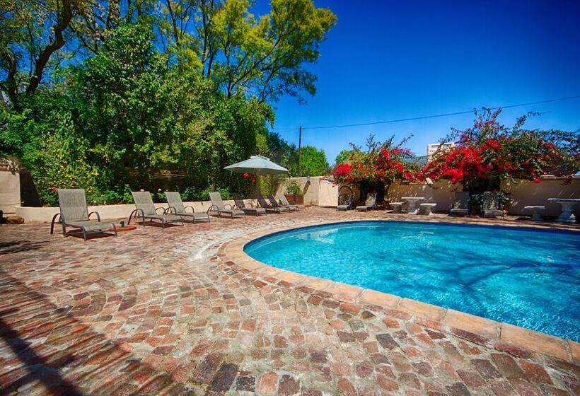 בית מלון כפרי De Leeuwenhof Estate