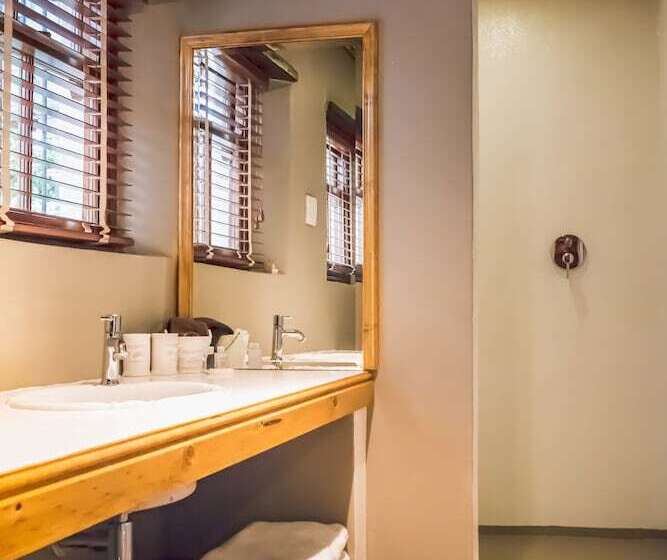 בית מלון כפרי De Leeuwenhof Estate