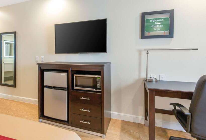 فندق Econo Lodge Inn & Suites Houston Willowbrook