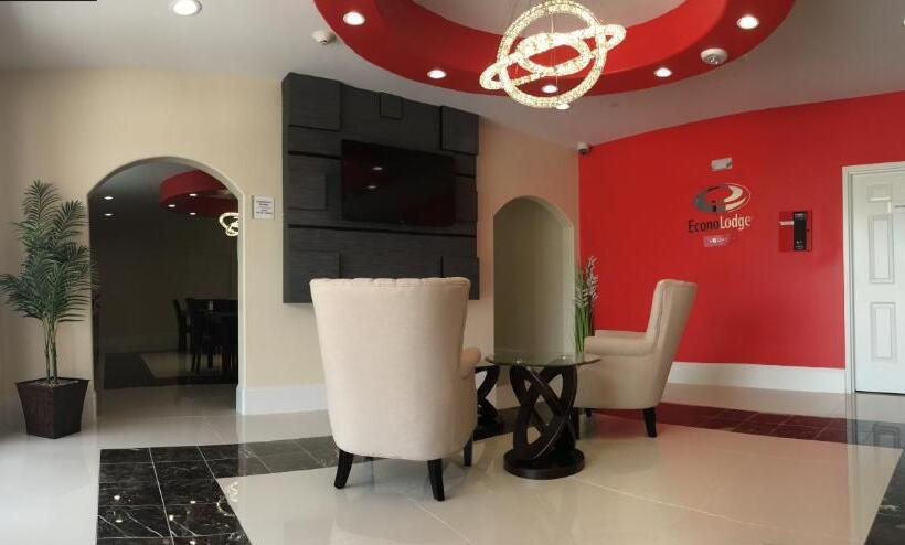 فندق Econo Lodge Inn & Suites Houston Willowbrook