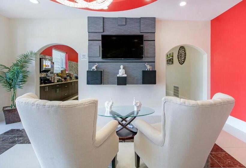 فندق Econo Lodge Inn & Suites Houston Willowbrook