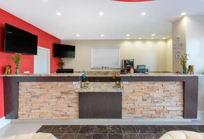 فندق Econo Lodge Inn & Suites Houston Willowbrook