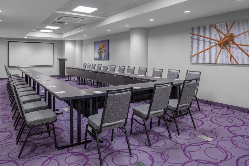 בית מלון כפרי Fairfield Inn & Suites By Marriott Dallas Downtown