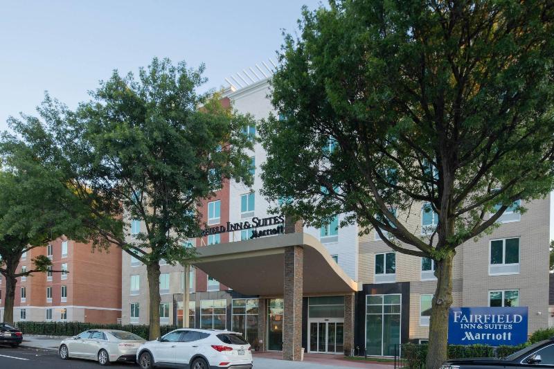 Отель Fairfield Inn & Suites By Marriott New York Queens/fresh Meadows