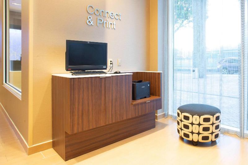 Отель Fairfield Inn & Suites By Marriott New York Queens/fresh Meadows