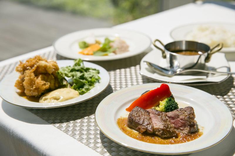 בית מלון כפרי The Meibia Miyazaki