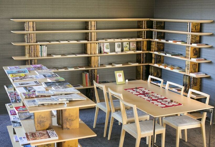 בית מלון כפרי The Meibia Miyazaki