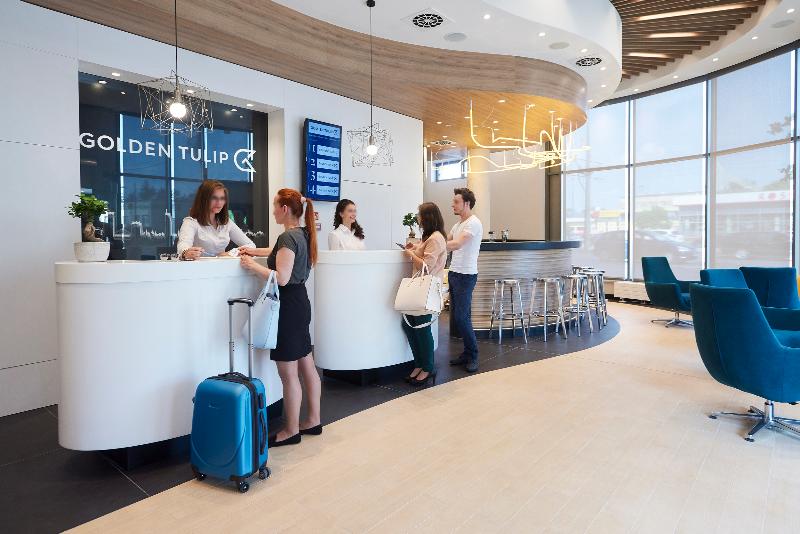 Отель Golden Tulip Warsaw Airport