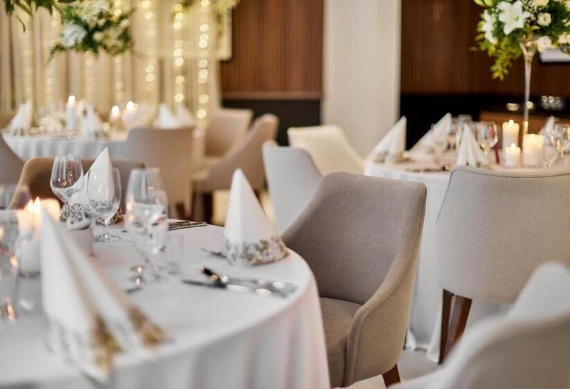 בית מלון כפרי Grand Ascot