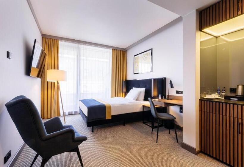 בית מלון כפרי Grand Ascot