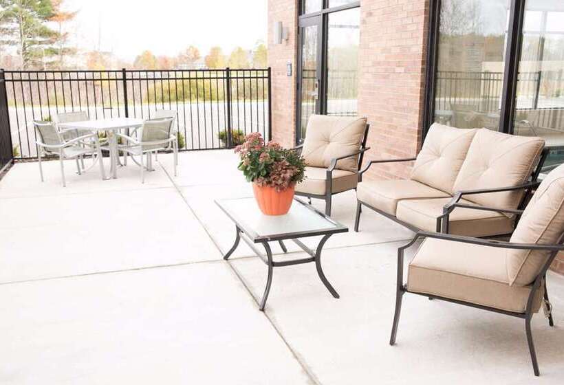 فندق Hampton Inn Big Rapids