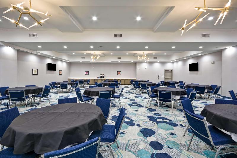 Отель Hampton Inn Kyle