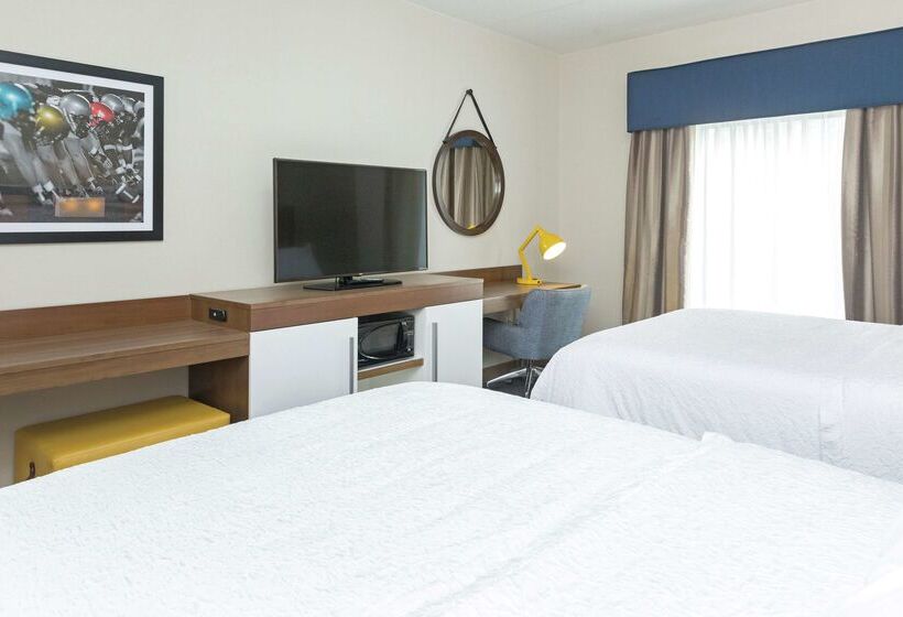 فندق Hampton Inn & Suites Morgantown / University Town Centre