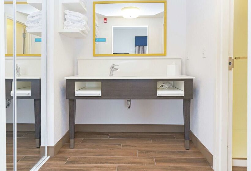 فندق Hampton Inn & Suites Morgantown / University Town Centre