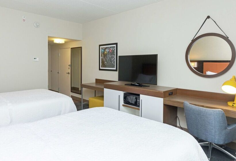 فندق Hampton Inn & Suites Morgantown / University Town Centre