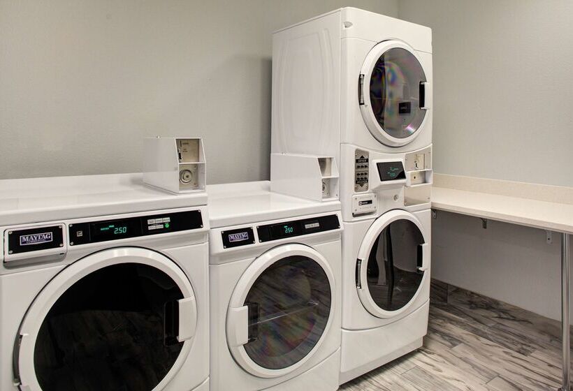 هتل Hampton Inn & Suites Flagstaff East